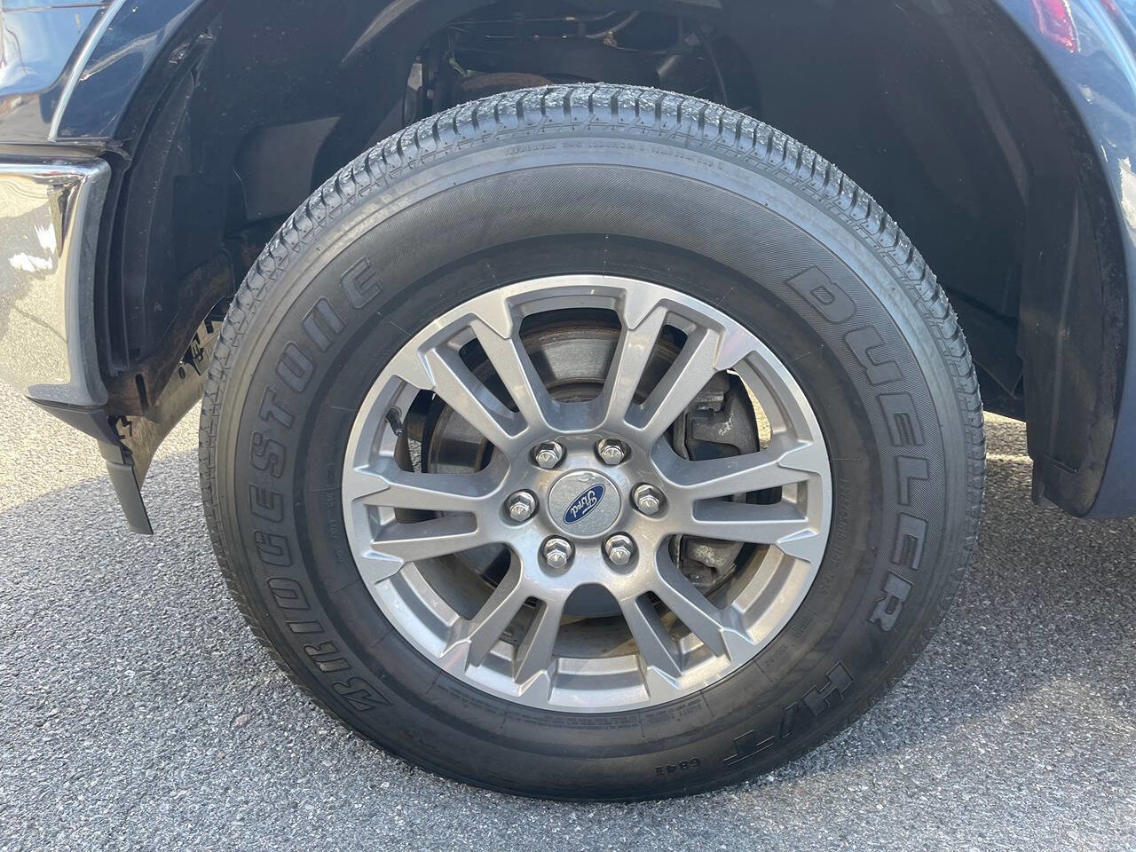 Used 2019 Ford F150 Lariat image 14