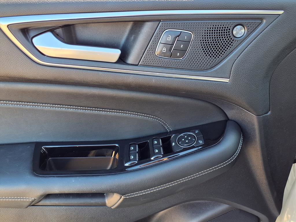 Used 2020 Ford Edge Titanium w/ Equipment Group 301A image 11