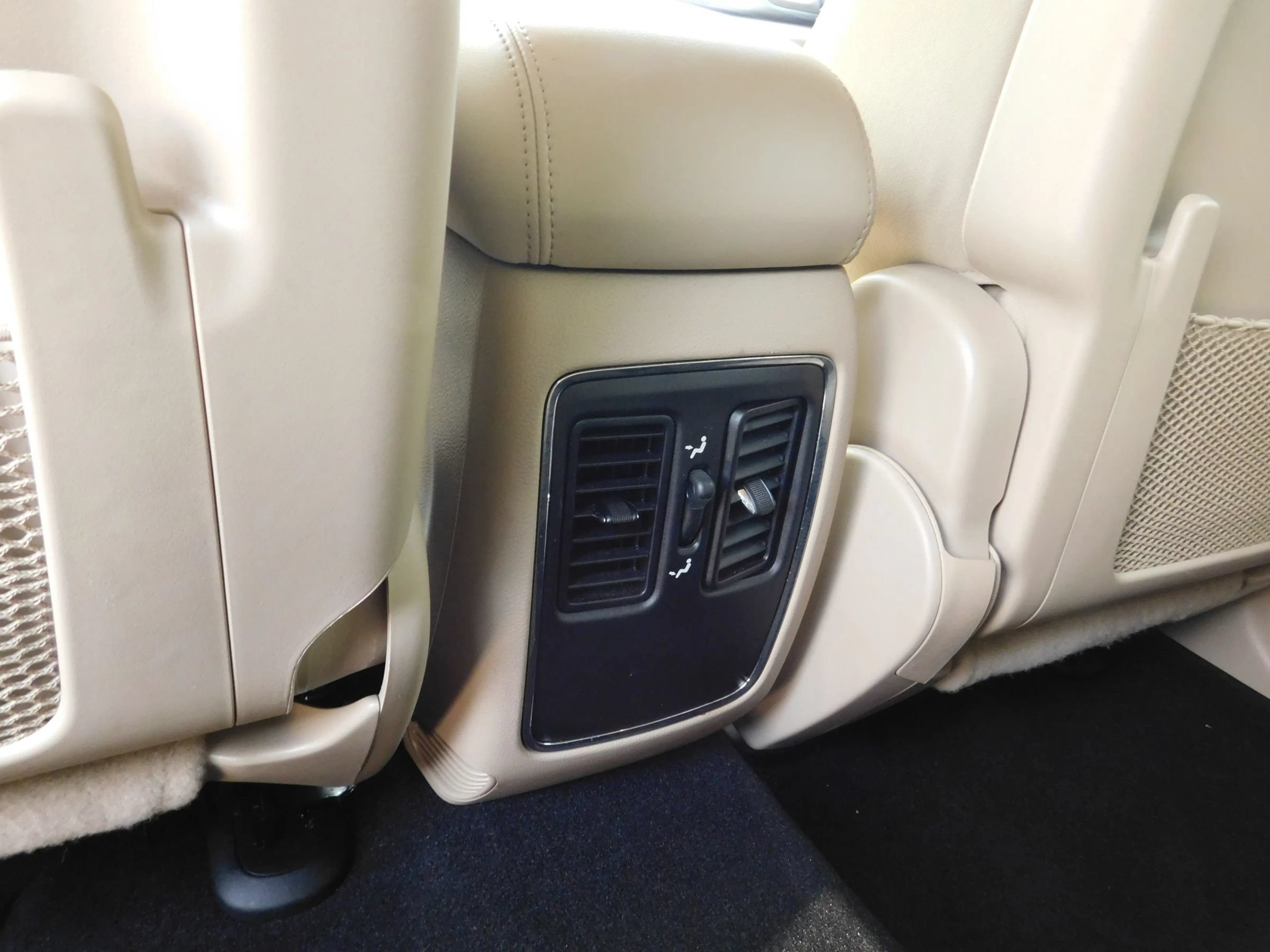 Used 2021 Jeep Grand Cherokee Laredo AWD/4WD image 15
