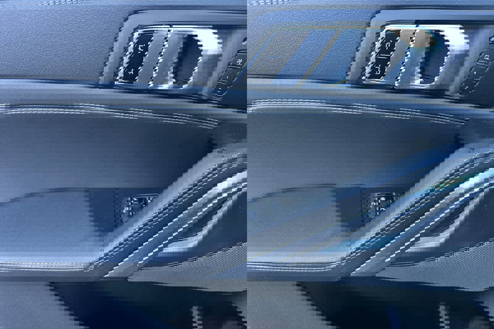 Certified 2023 BMW X6 xDrive40i w/ M Sport Package image 14