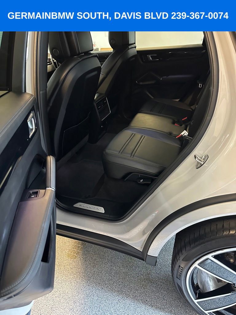 Used 2023 Porsche Cayenne AWD/4WD image 8