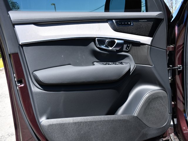 New 2026 Volvo XC90 T8 Ultra w/ Protection Package Premier AWD/4WD image 10