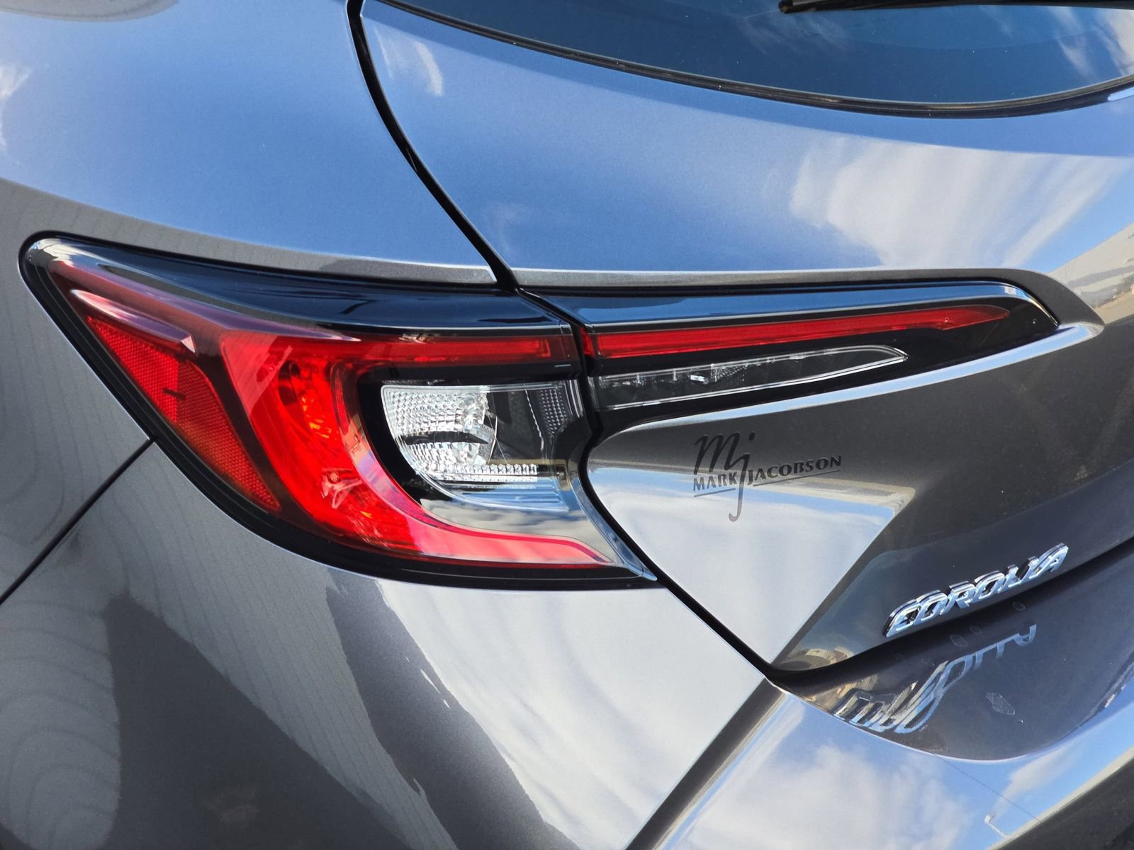 Used 2025 Toyota Corolla SE image 40