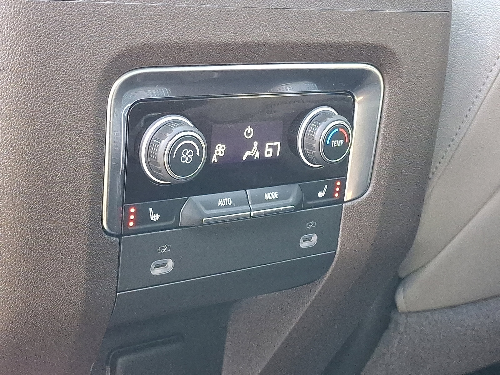 Certified 2021 Chevrolet Tahoe Z71 w/ Luxury Package image 16