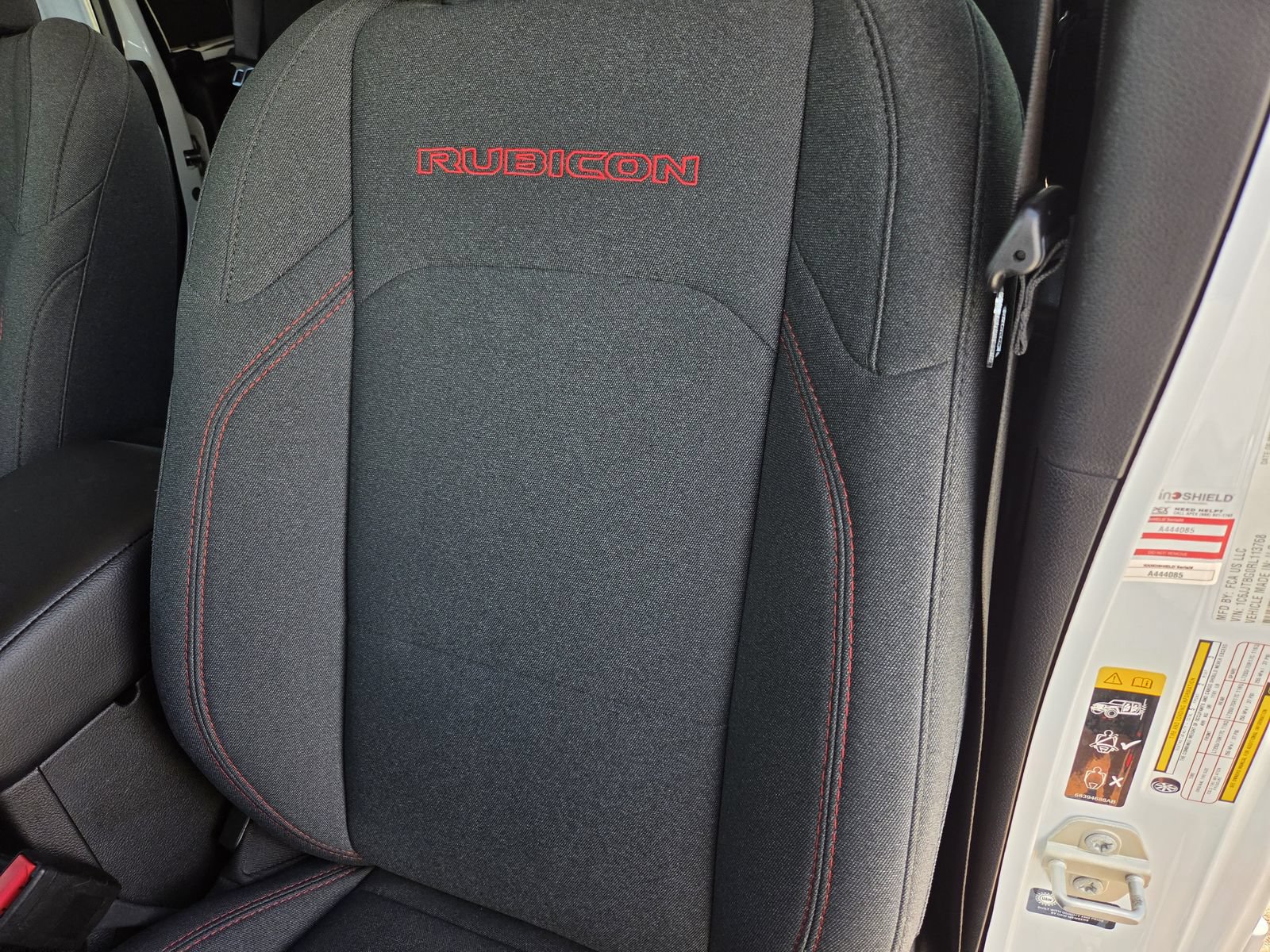 Used 2024 Jeep Gladiator Rubicon w/ Safety Group AWD/4WD image 15