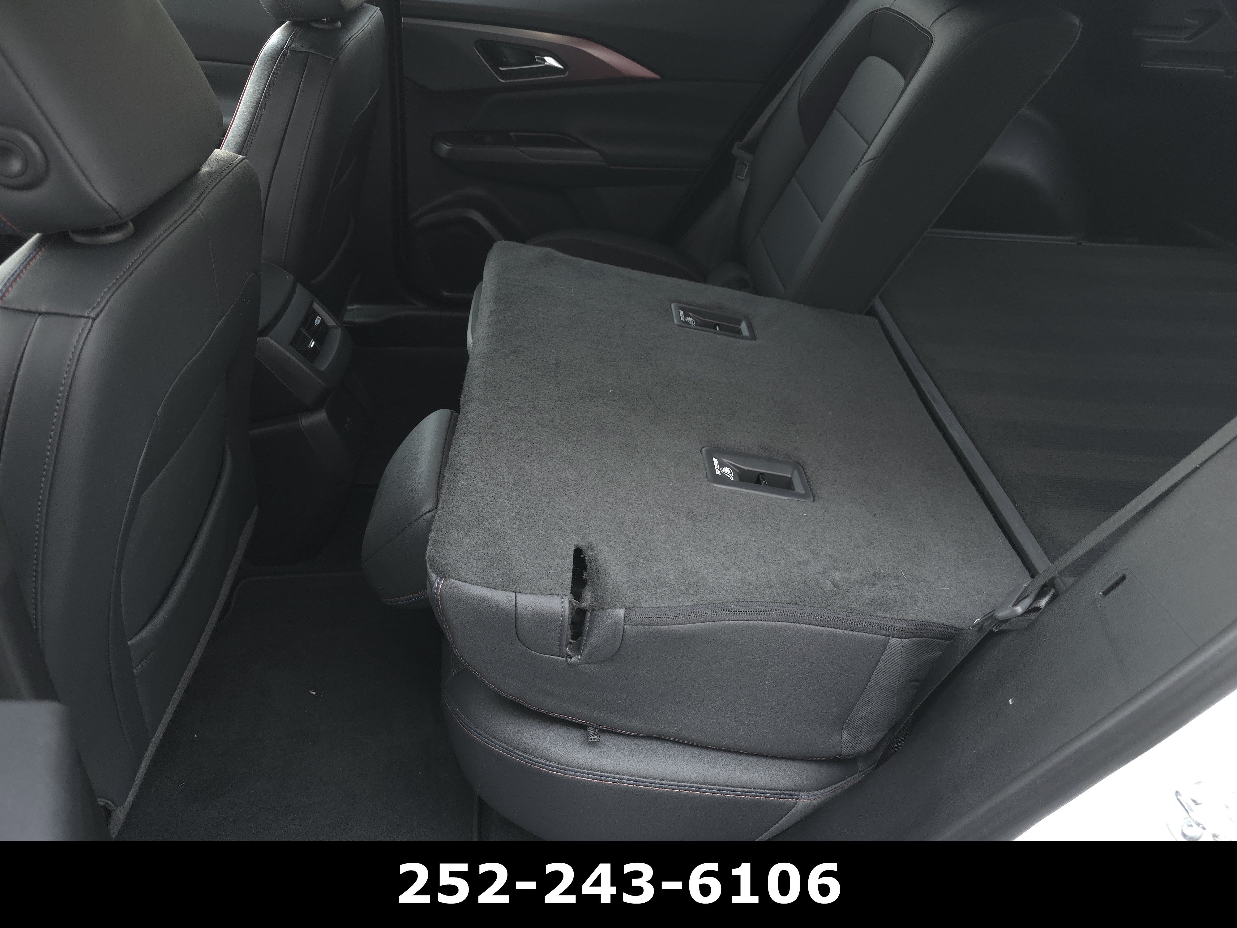Used 2024 Chevrolet Equinox EV RS FWD image 38