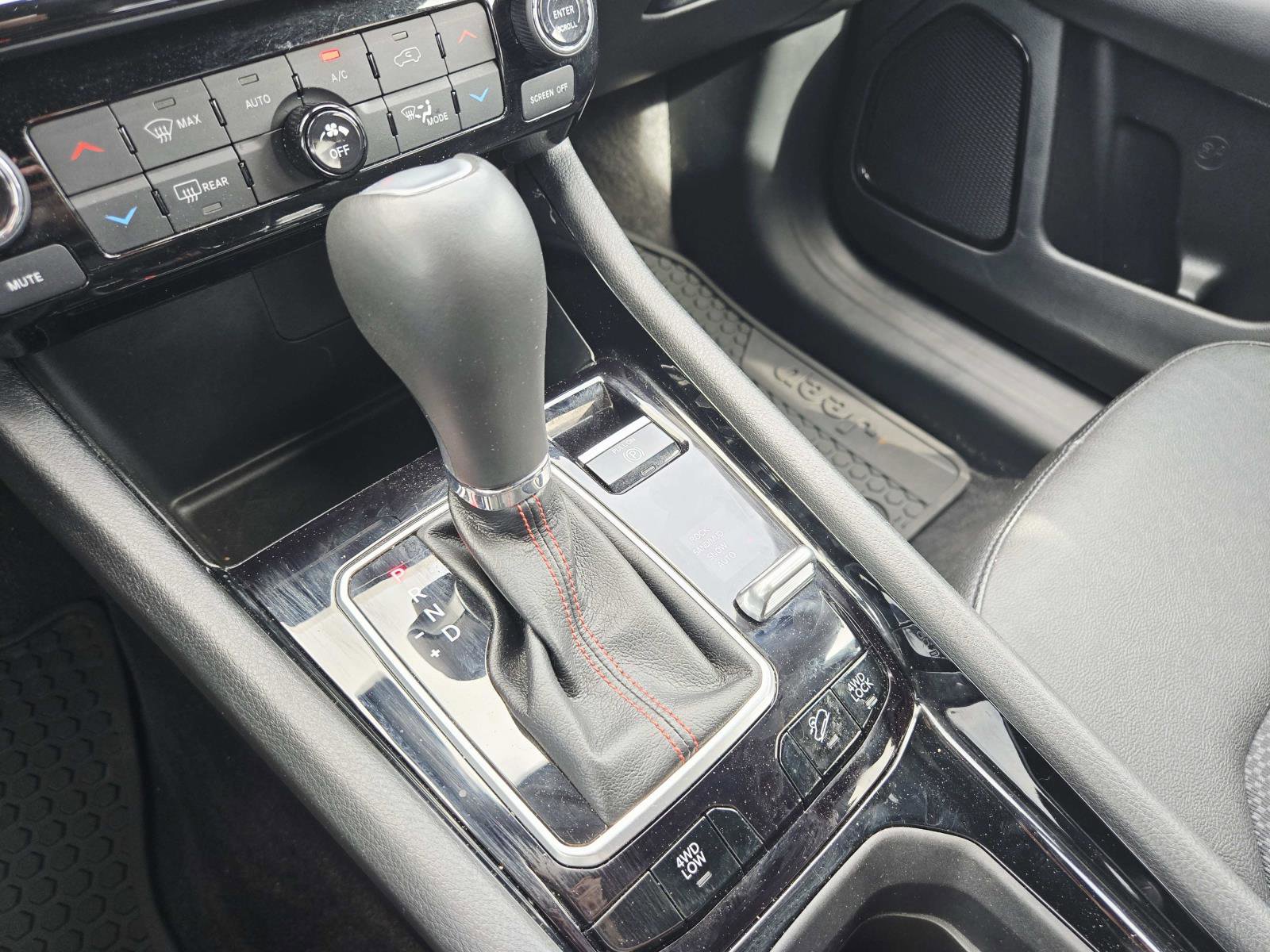 Used 2024 Jeep Compass Trailhawk AWD/4WD image 31