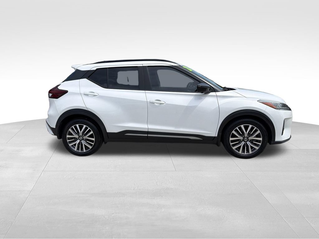 Certified 2021 Nissan Kicks SR FWD image 13