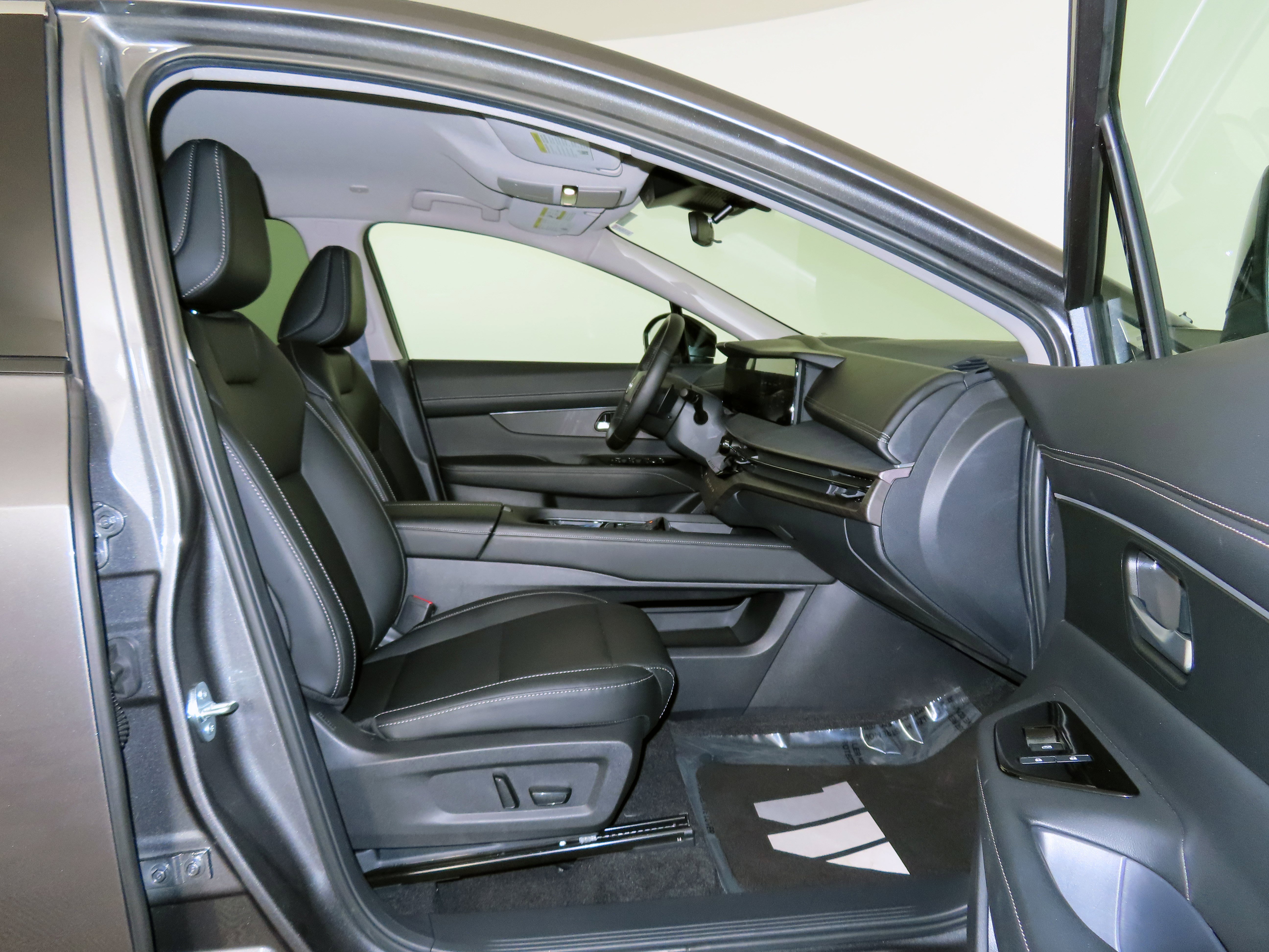 Certified 2025 Nissan Murano SV image 30