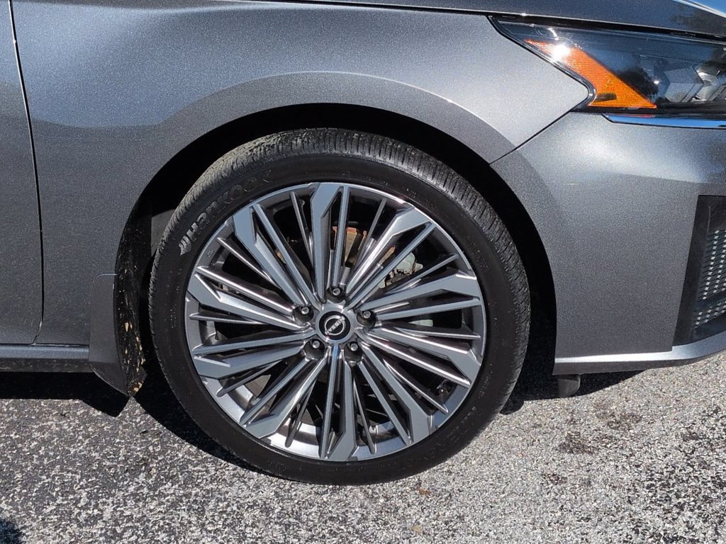 Certified 2025 Nissan Altima 2.5 SL AWD/4WD image 11