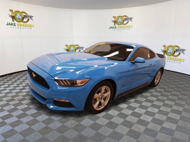 Used 2017 Ford Mustang Coupe image 4