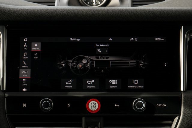 Used 2022 Porsche Macan w/ Premium Package Plus image 20