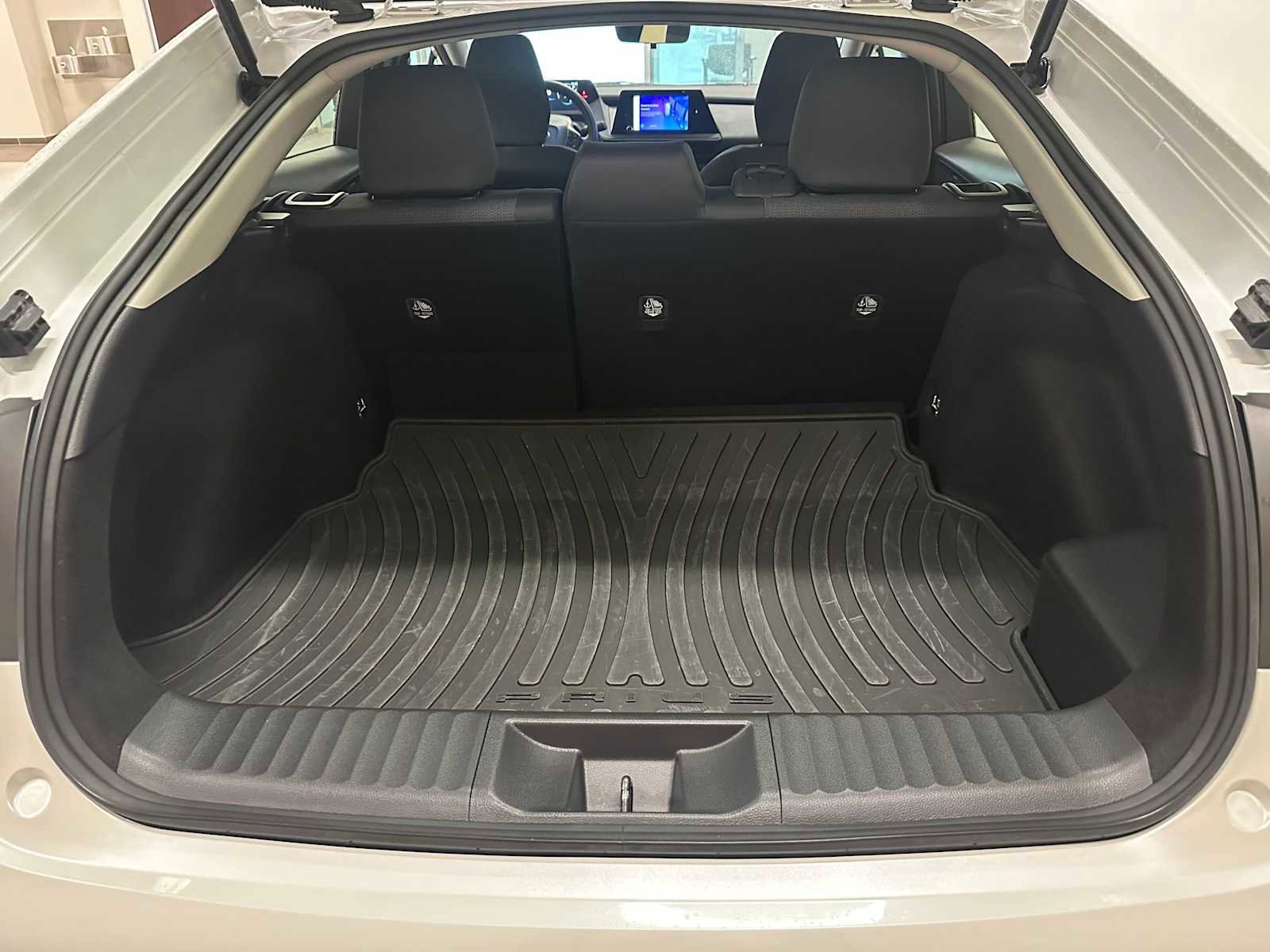 Used 2024 Toyota Prius LE image 29