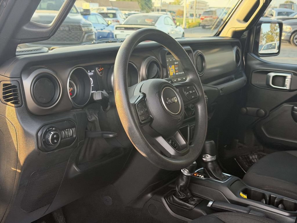 Used 2021 Jeep Gladiator Sport AWD/4WD image 19