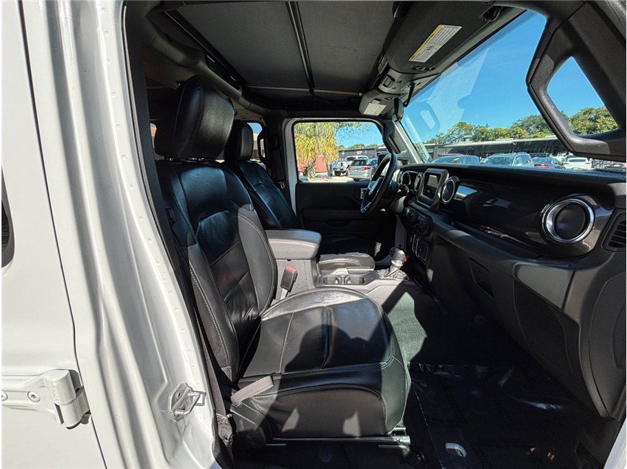 Used 2021 Jeep Wrangler Unlimited Sahara w/ Altitude AWD/4WD image 38