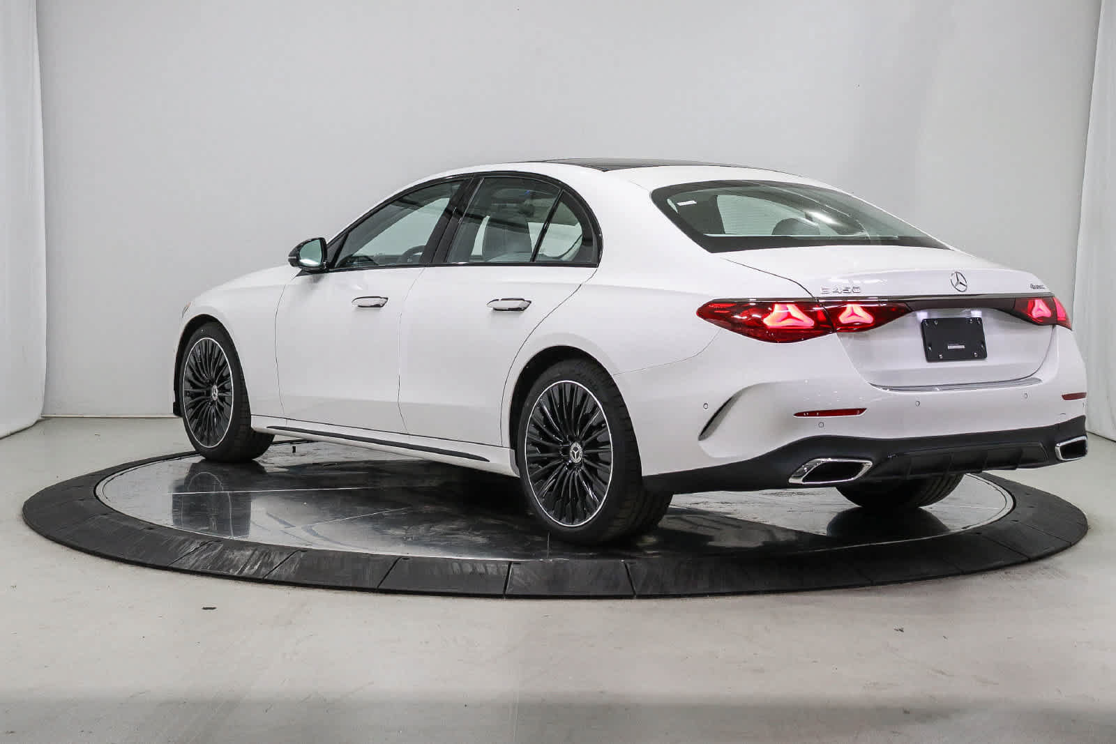 New 2027 Mercedes-Benz E 450 4MATIC Sedan image 2