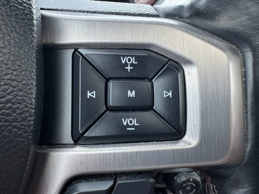 Used 2019 Ford F150 Platinum w/ Equipment Group 701A Luxury AWD/4WD image 18