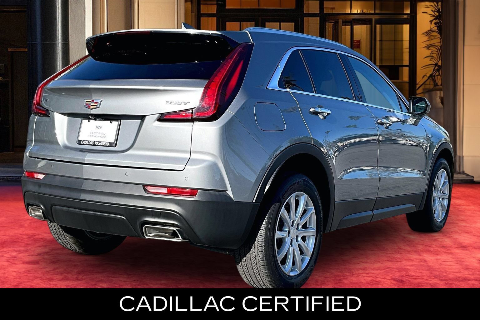 Used 2023 Cadillac XT4 Luxury w/ Cold Weather Package FWD image 6