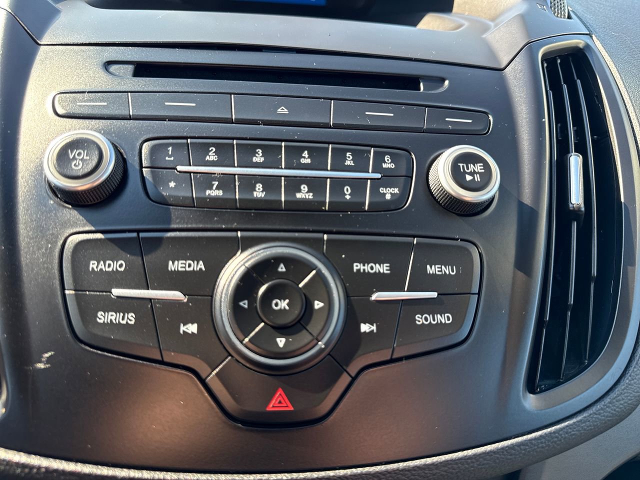 Used 2017 Ford Escape SE image 19