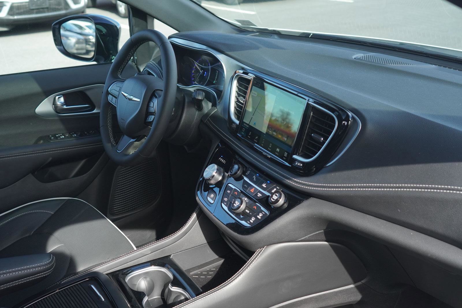 New 2026 Chrysler Pacifica Limited w/ S Appearance Package image 35