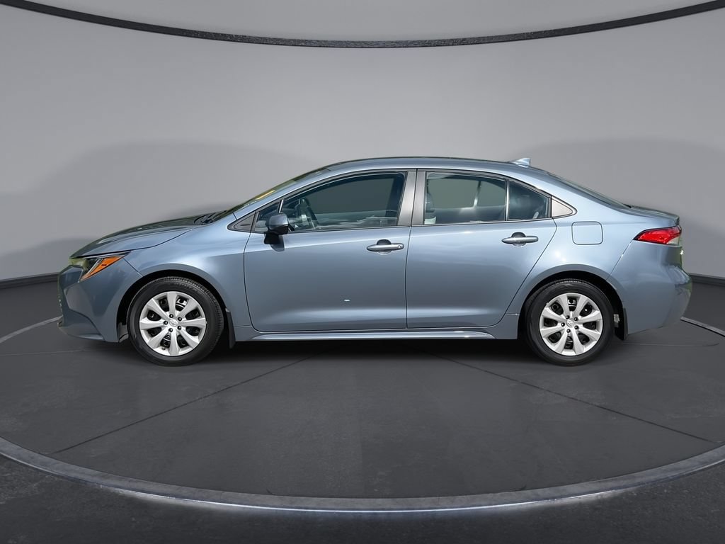 Used 2025 Toyota Corolla LE FWD image 5