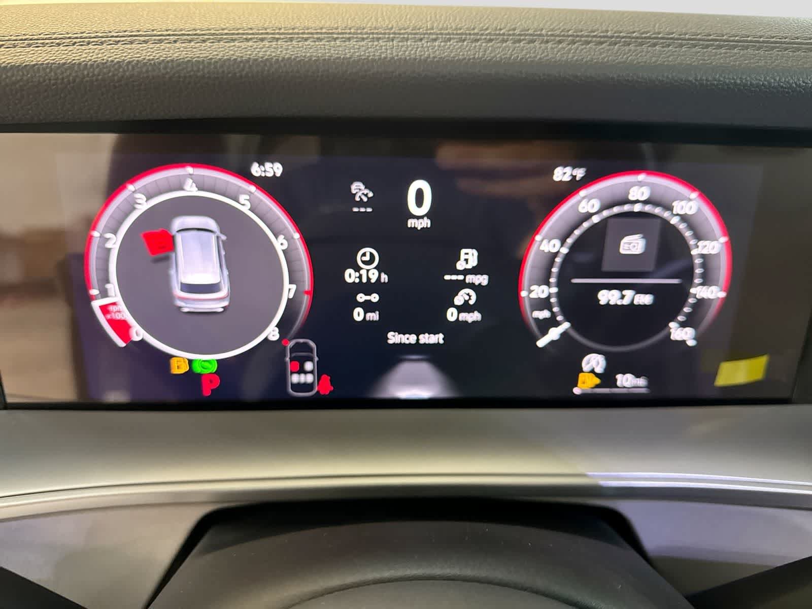 New 2026 Volkswagen Tiguan SE R-Line FWD image 40
