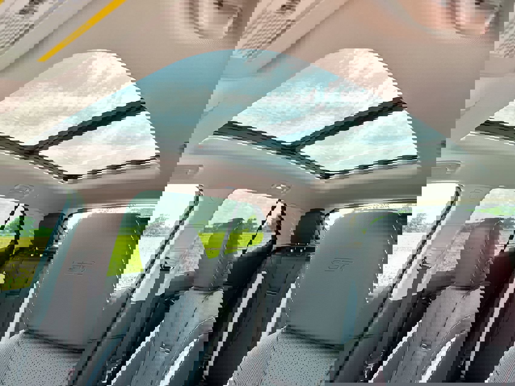 New 2025 Buick Envision Sport Touring image 22