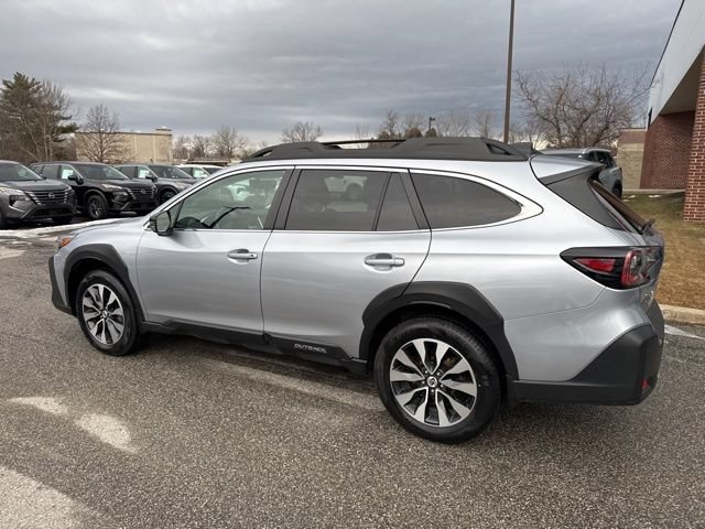 Used 2023 Subaru Outback Limited AWD/4WD image 30