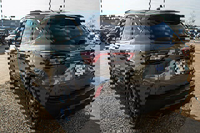 Used 2025 Ford Escape ST-Line w/ Cold Weather Package image 3