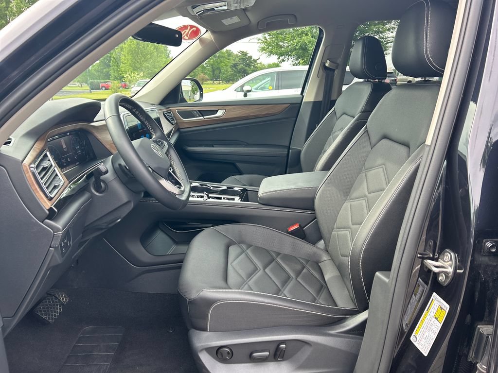 Used 2026 Volkswagen Atlas SE AWD/4WD image 14