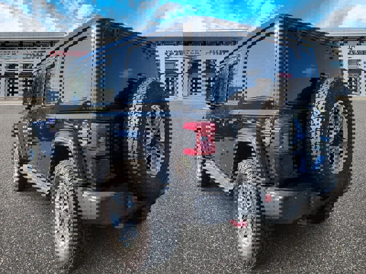 Used 2021 Jeep Wrangler Unlimited Sahara image 6