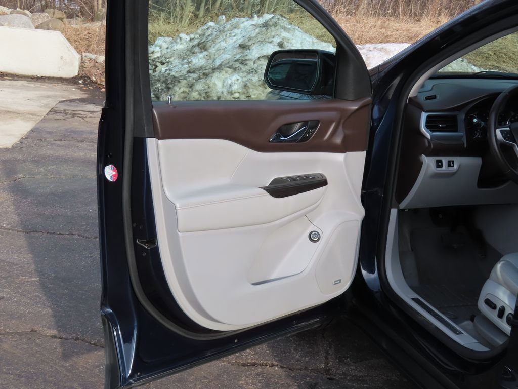 Used 2017 GMC Acadia SLT image 27