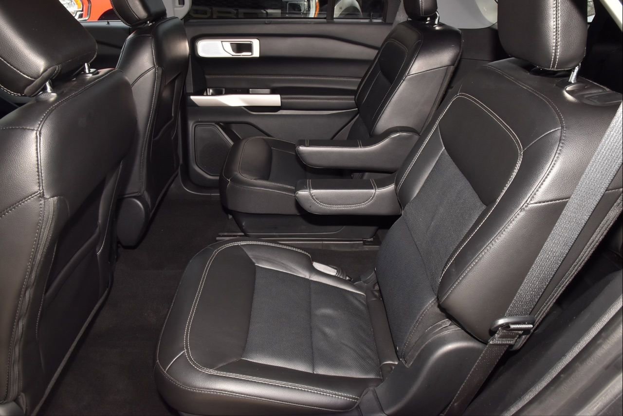 Used 2023 Ford Explorer Limited w/ Limited Technology Package image 8
