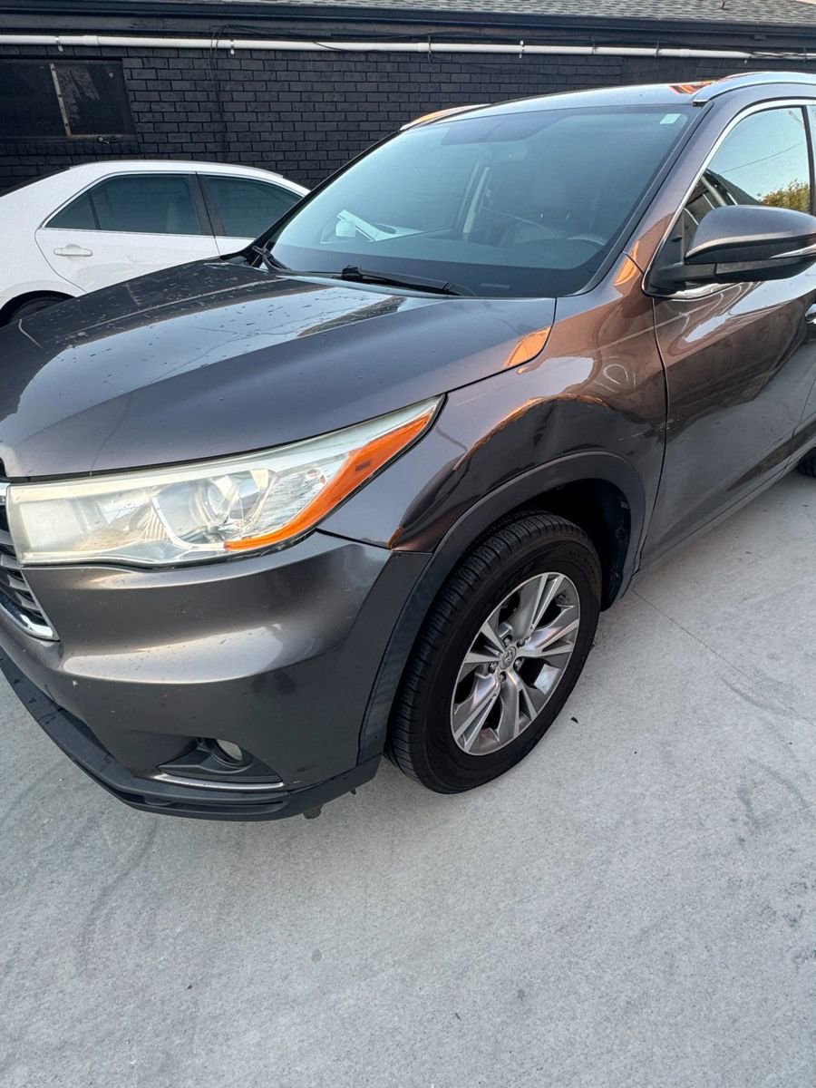 Used 2014 Toyota Highlander XLE image 5