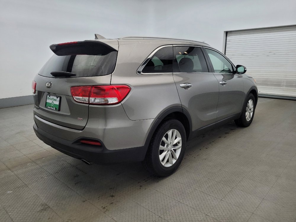 Used 2018 Kia Sorento LX image 9