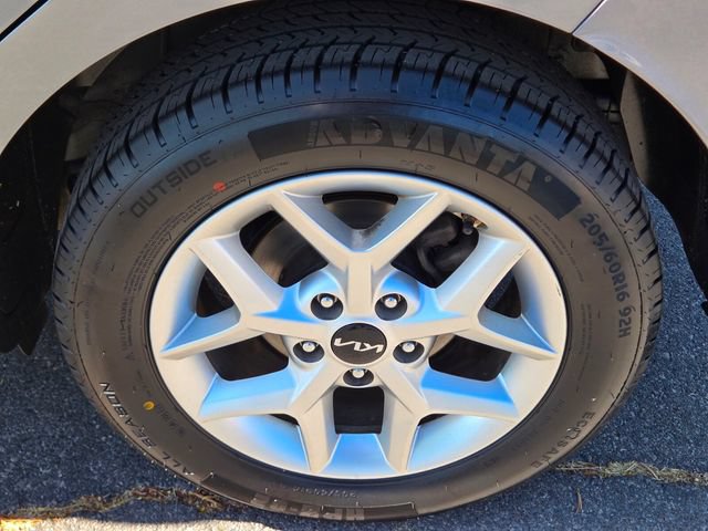 Used 2024 Kia Soul LX w/ Option Group 015 FWD image 11