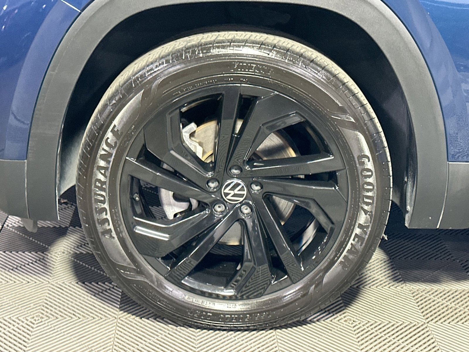 Used 2023 Volkswagen Atlas SE w/ Panoramic Sunroof Package image 12