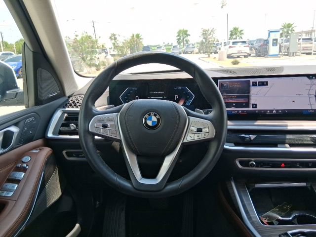 Used 2024 BMW X7 xDrive40i w/ Premium Package AWD/4WD image 9