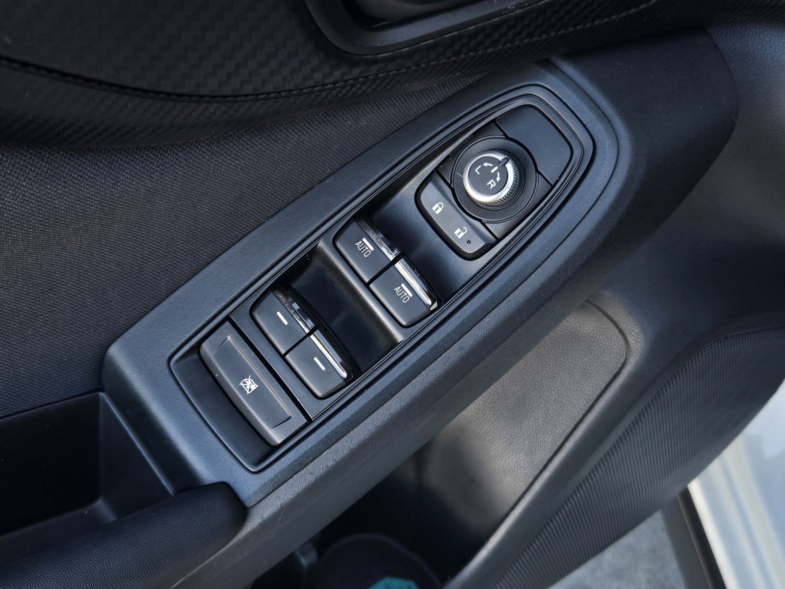 Used 2023 Subaru Crosstrek 2.0i Premium image 10