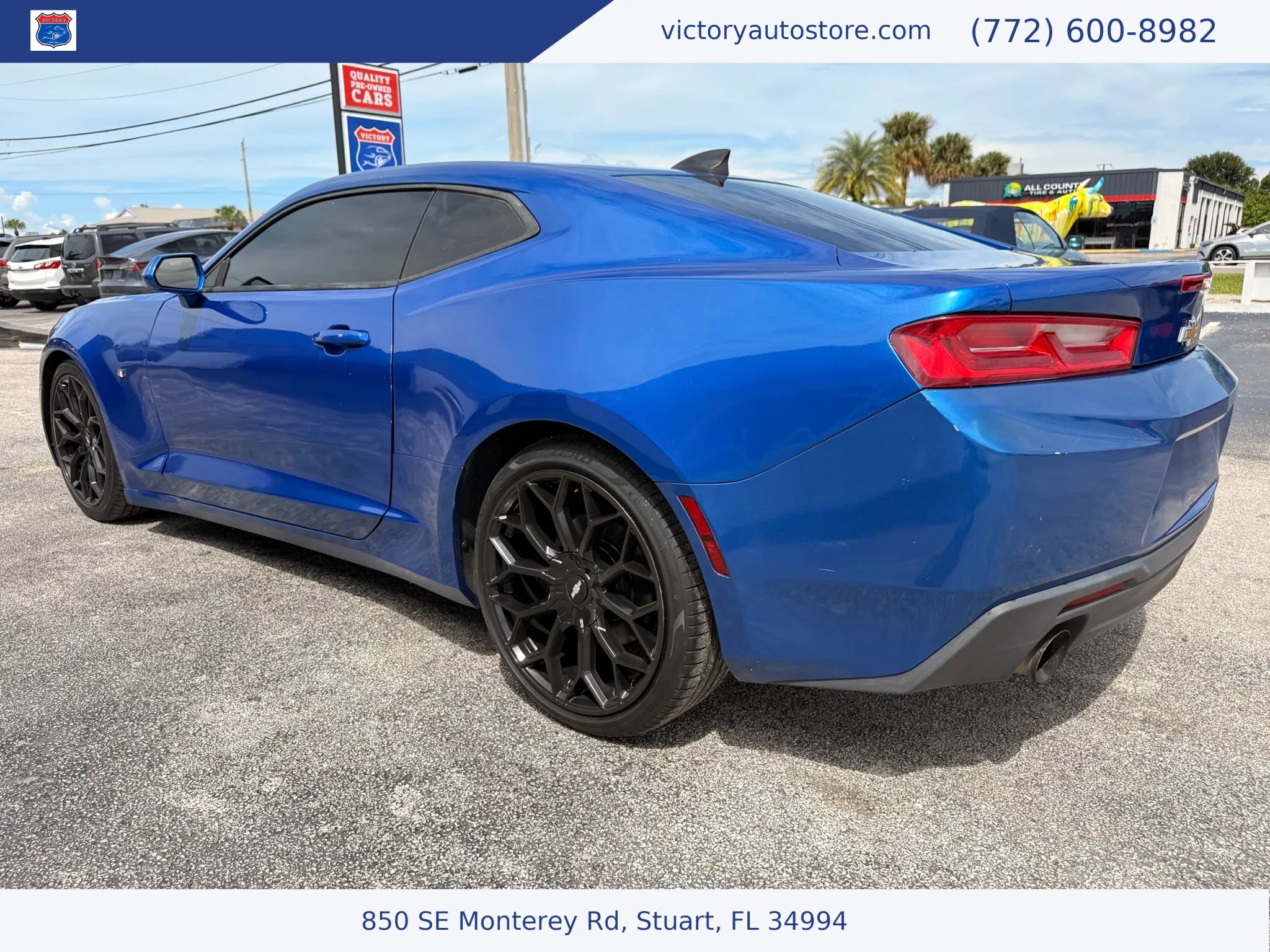 Used 2018 Chevrolet Camaro LT RWD image 11