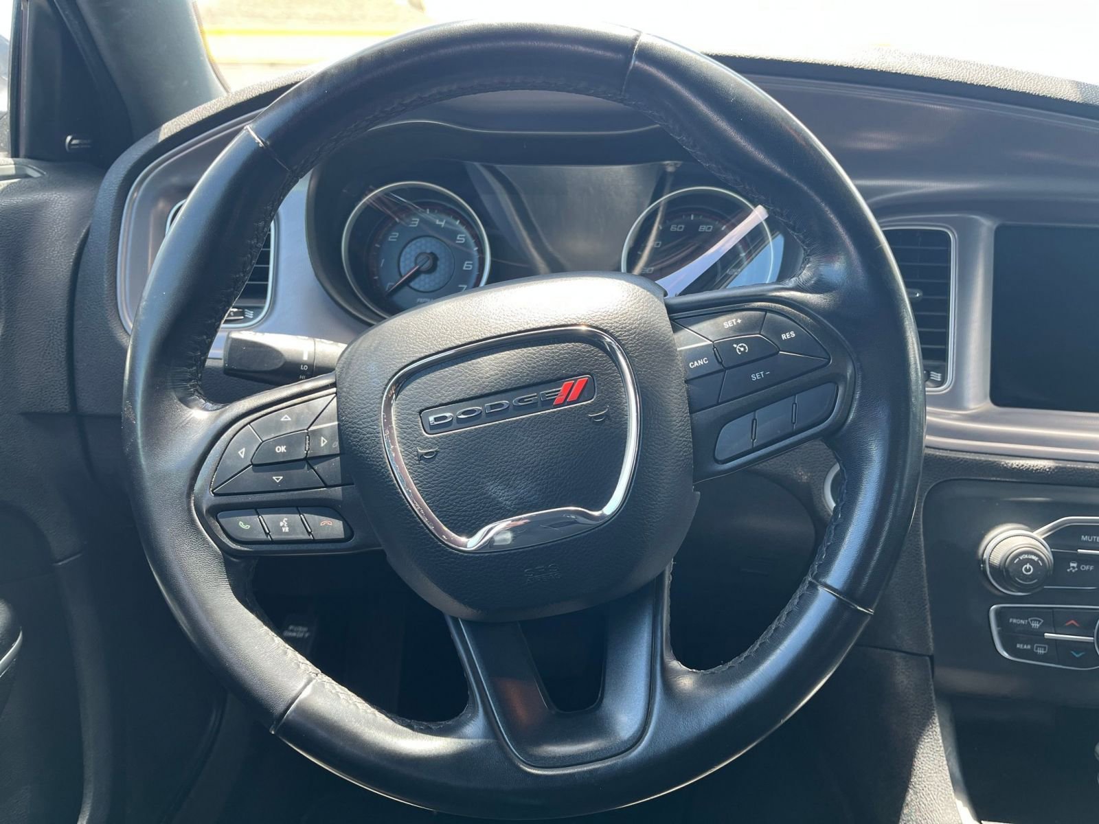 Used 2023 Dodge Charger SXT image 28