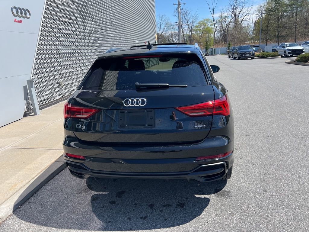 Used 2020 Audi Q3 2.0T Prestige w/ Prestige Package image 28