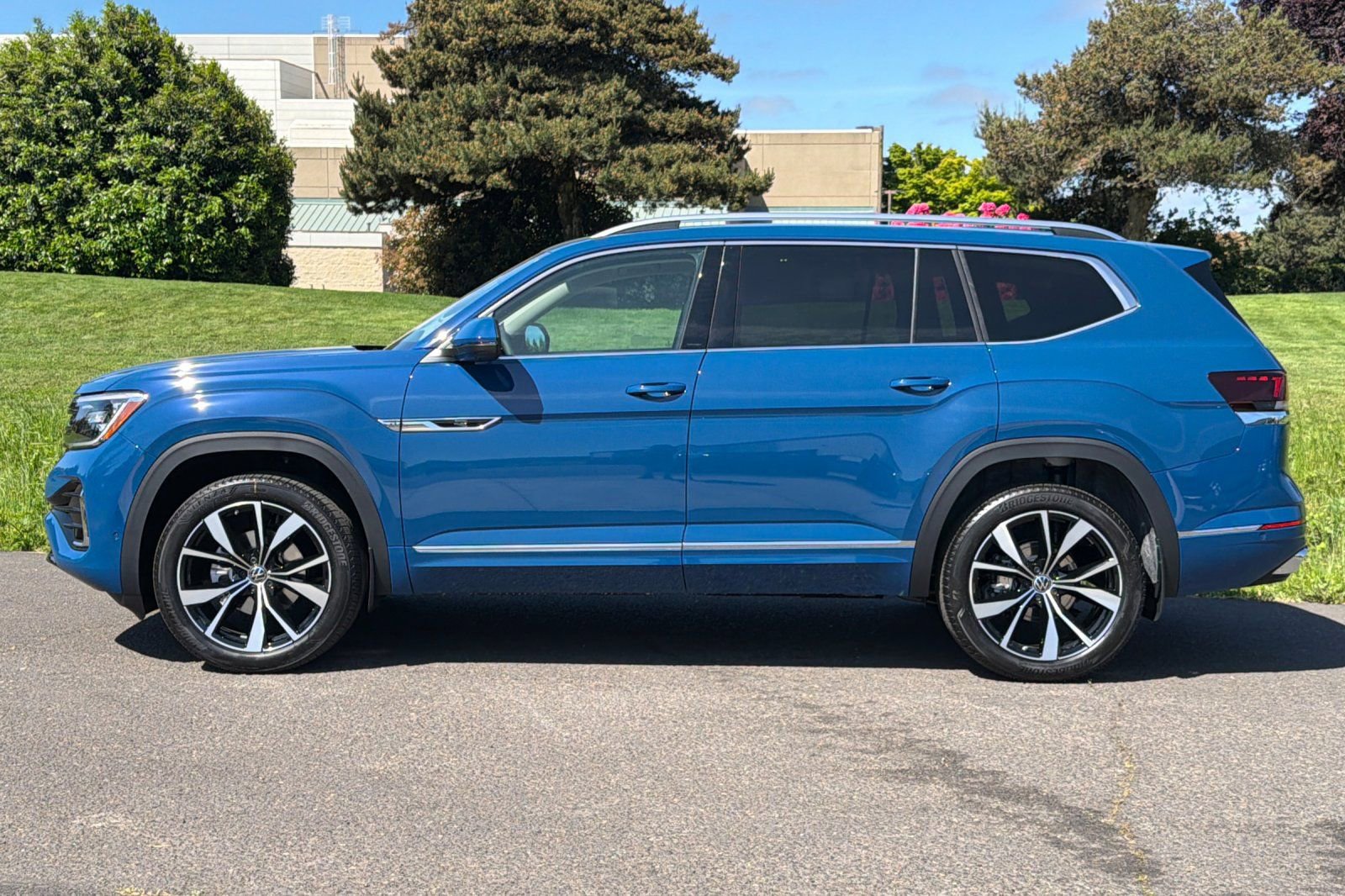 New 2026 Volkswagen Atlas SEL Premium R-Line AWD/4WD image 6