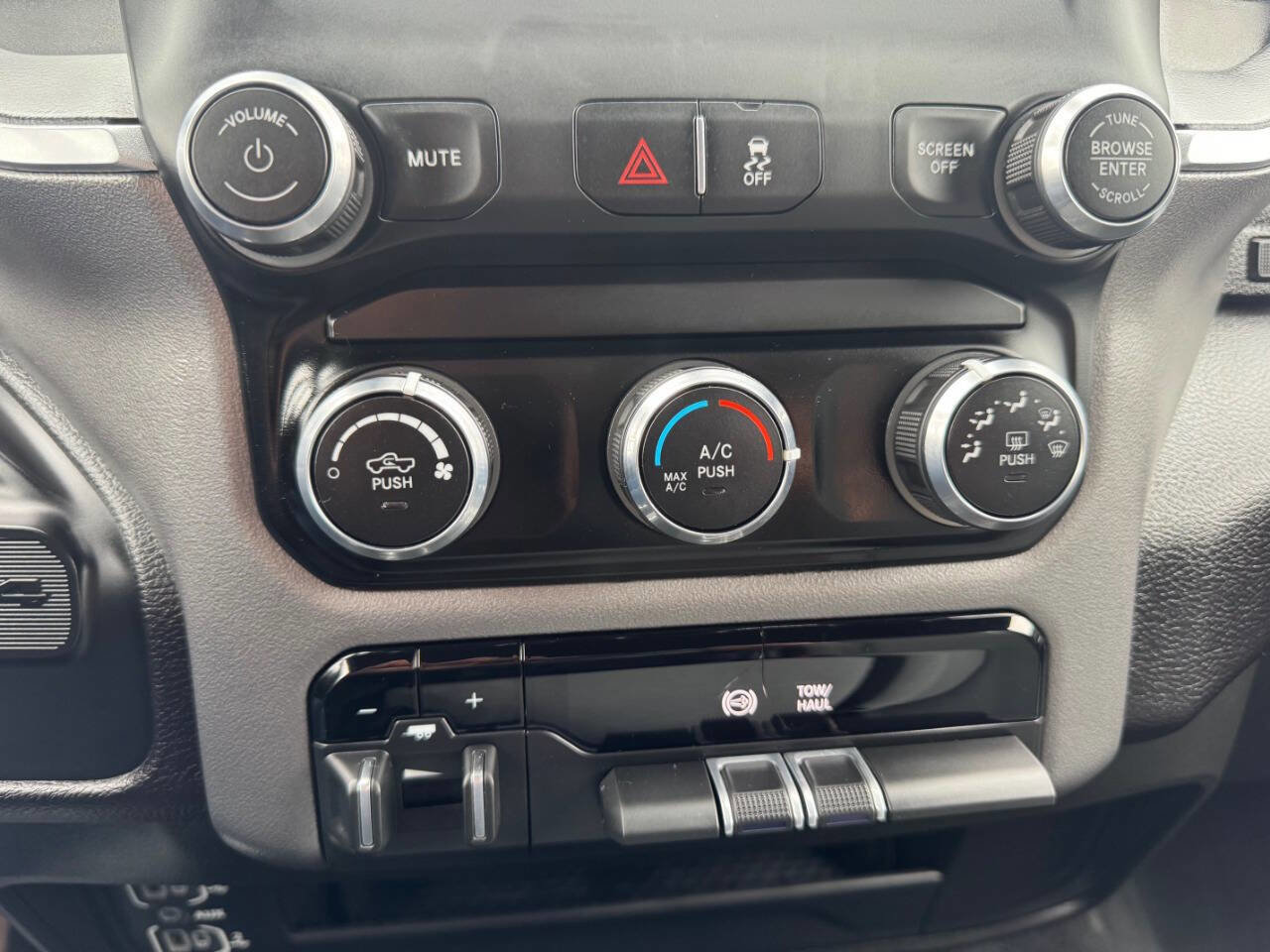 Used 2024 RAM 2500 Big Horn image 16