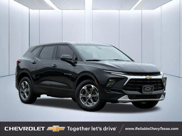 Used 2025 Chevrolet Blazer LT AWD/4WD image 1