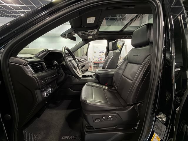 Used 2023 GMC Yukon XL Denali AWD/4WD image 11