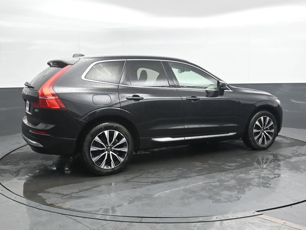 Used 2023 Volvo XC60 B5 Plus AWD/4WD image 4