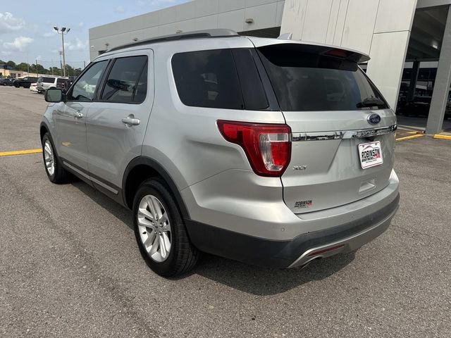 Used 2016 Ford Explorer XLT w/ Equipment Group 202A FWD image 7