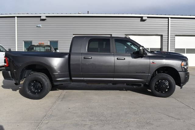 Used 2024 RAM 3500 Laramie w/ Night Edition image 4