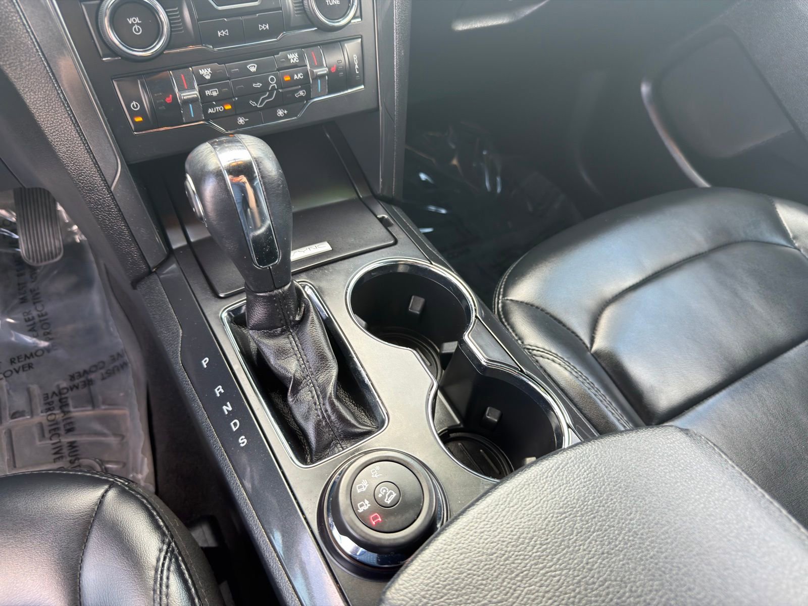 Used 2019 Ford Explorer XLT w/ Equipment Group 202A AWD/4WD image 23